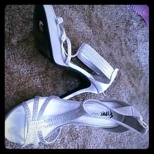 Dress pumps
